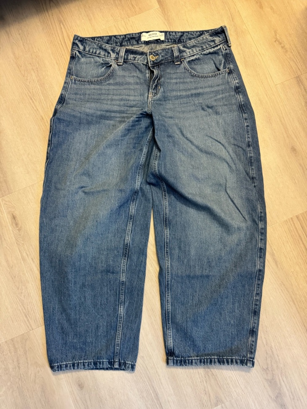 Hollister Low-Rise Taper Baggy Blue Denim